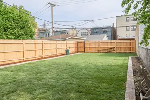 2230 W Wilson Ave, Chicago, IL 60625 - Photo 16