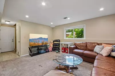 6415 Wood Drive, Oakwood Hills, IL 60013 - Photo 14