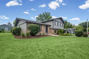 46 Ashlawn Ave, Oswego, IL 60543 - Photo 2