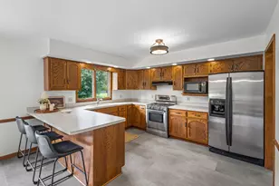46 Ashlawn Ave, Oswego, IL 60543 - Photo 8