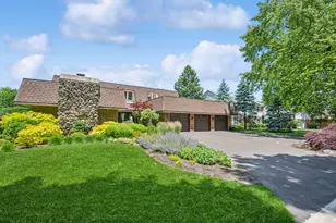 2036 Valley Lo Ln, Glenview, IL 60025 - Photo 1
