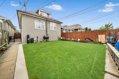 5741 S Sawyer Avenue, Chicago, IL 60629 - Photo 16
