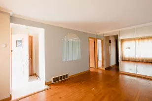 2545 E 93rd St, Chicago, IL 60617 - Photo 16