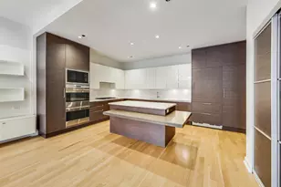 198 N Park Dr, Chicago, IL 60601 - Photo 8