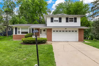 804 W Manor Court, Glenwood, IL 60425 - Photo 2