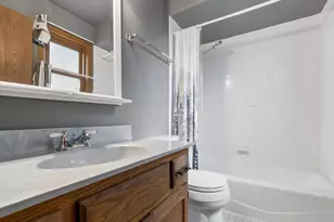 7829 Nantucket Dr, Darien, IL 60561 - Photo 12