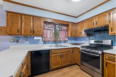 7829 Nantucket Drive, Darien, IL 60561 - Photo 8