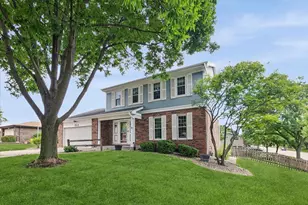 7829 Nantucket Dr, Darien, IL 60561 - Photo 2