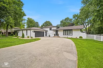 11S528 Book Road, Naperville, IL 60564 - Photo 2