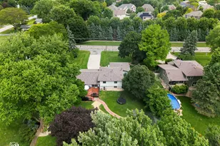 11S528 Book Rd, Naperville, IL 60564 - Photo 38