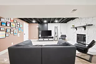 11S528 Book Rd, Naperville, IL 60564 - Photo 26