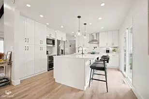 11S528 Book Rd, Naperville, IL 60564 - Photo 12