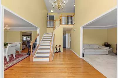 22W126 Glenrise Court, Glen Ellyn, IL 60137 - Photo 2
