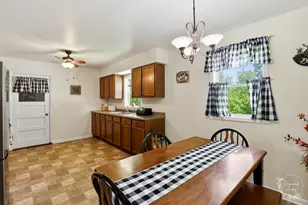 2205 W Hickory St, Kankakee, IL 60901 - Photo 14