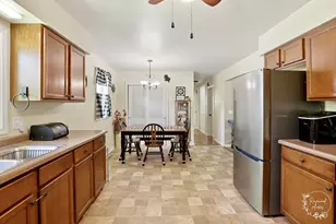 2205 W Hickory St, Kankakee, IL 60901 - Photo 18
