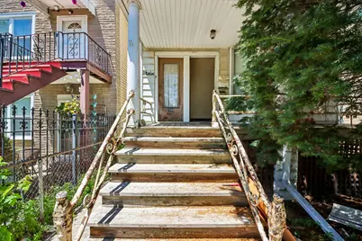 2934 N Gresham Avenue, Chicago, IL 60618 - Photo 2