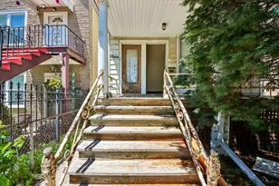 2934 N Gresham Ave, Chicago, IL 60618 - Photo 2
