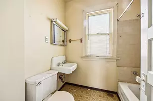 2934 N Gresham Ave, Chicago, IL 60618 - Photo 10
