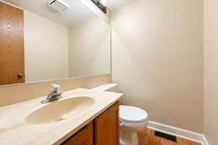 4590 Topaz Dr, Hoffman Estates, IL 60192 - Photo 16