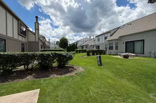 4590 Topaz Dr, Hoffman Estates, IL 60192 - Photo 20