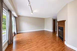 4590 Topaz Dr, Hoffman Estates, IL 60192 - Photo 4