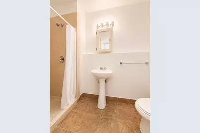 668 W Sheridan Road #2, Chicago, IL 60613 - Photo 14