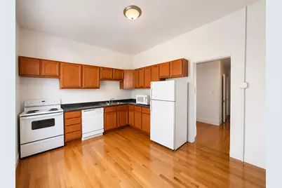 668 W Sheridan Road #2, Chicago, IL 60613 - Photo 6