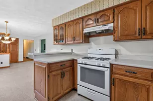 201 N Vermillion St, Troy Grove, IL 61372 - Photo 6