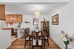 8924 Kenneth Dr, Des Plaines, IL 60016 - Photo 4