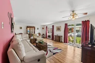 8924 Kenneth Dr, Des Plaines, IL 60016 - Photo 2