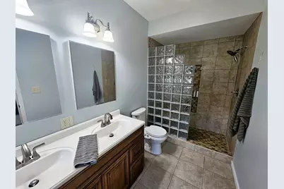 112 Pheasant Run, Chicago, IL 62898 - Photo 28