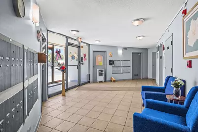 924 S Lake Court #105, Westmont, IL 60559 - Photo 4