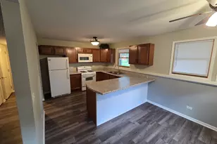 12381240 Thomas Dr, Woodstock, IL 60098 - Photo 6