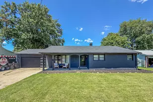 400 W Wing St, Bement, IL 61813 - Photo 2