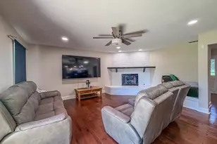 400 W Wing St, Bement, IL 61813 - Photo 6