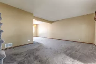793 Santa Fe Ct, Carol Stream, IL 60188 - Photo 4