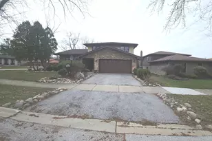 1018 E 193rd Pl, Glenwood, IL 60425 - Photo 2