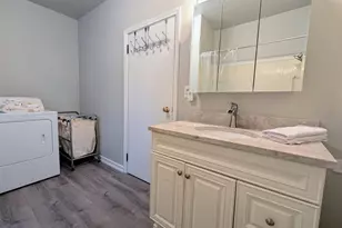 652 S Main St, Naperville, IL 60540 - Photo 4