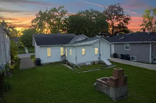 652 S Main St, Naperville, IL 60540 - Photo 6