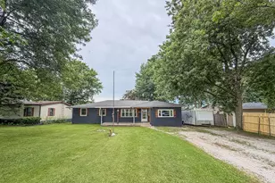 5155 Lake Rd, Mattoon, IL 61938 - Photo 2