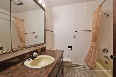 10639 W Circle Drive, Beach Park, IL 60099 - Photo 16