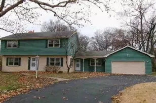 133 Mayflower Dr, Batavia, IL 60510 - Photo 2