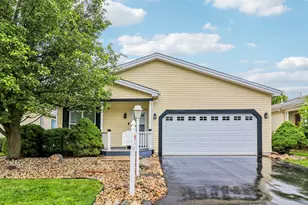 227 Rodeo Dr, Grayslake, IL 60030 - Photo 1