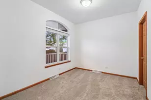 227 Rodeo Dr, Grayslake, IL 60030 - Photo 16