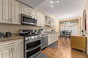 6930 Lexington Ct, Tinley Park, IL 60477 - Photo 8