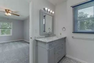 1402 N Hershey Rd, Bloomington, IL 61704 - Photo 16