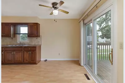 1402 N Hershey Road, Bloomington, IL 61704 - Photo 10