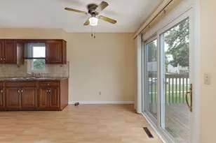 1402 N Hershey Rd, Bloomington, IL 61704 - Photo 10