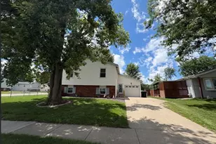 1402 N Hershey Rd, Bloomington, IL 61704 - Photo 2