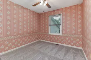 1402 N Hershey Rd, Bloomington, IL 61704 - Photo 20
